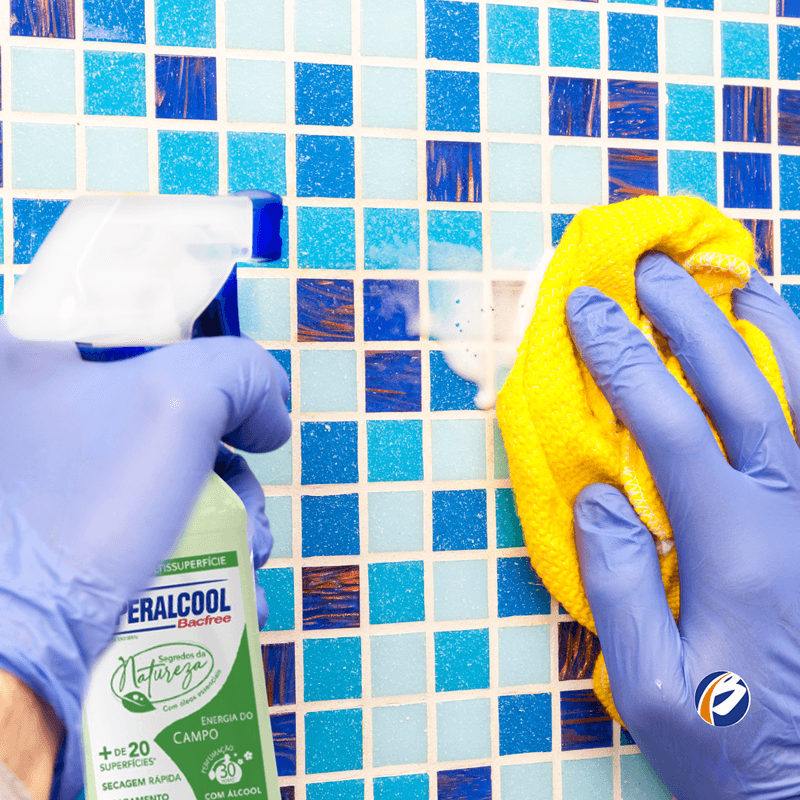 Higienizador-Multiuso-Remove-100--da-Sujeira-500ml-Coperalcool-105511.png